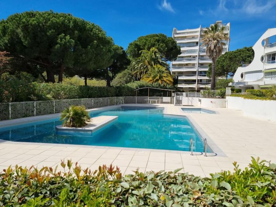 Luxe Étoiles: Renovated Oasis with Pool and Modern Comforts La Grande-Motte Exterior photo