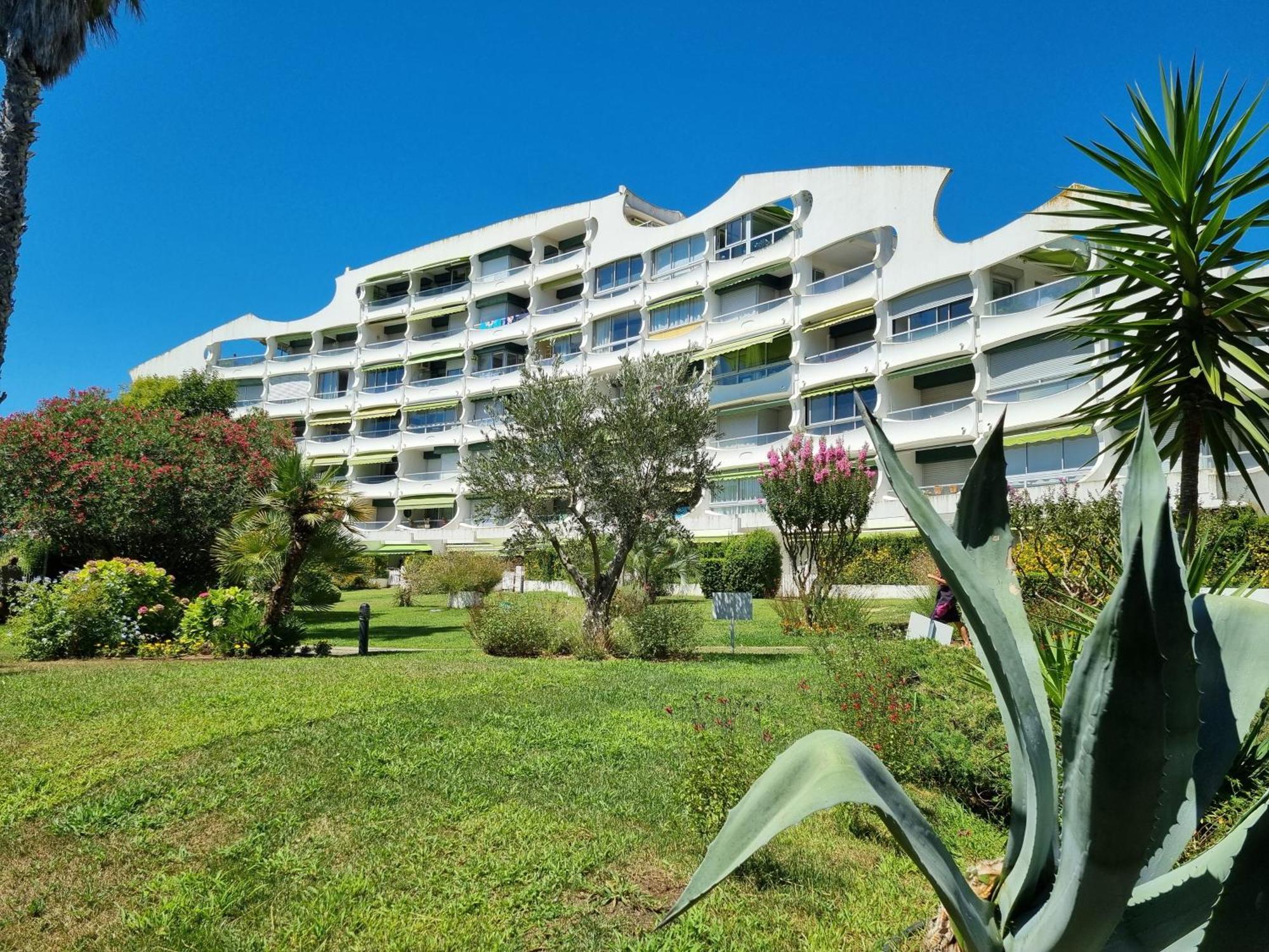 Luxe Étoiles: Renovated Oasis with Pool and Modern Comforts La Grande-Motte Exterior photo